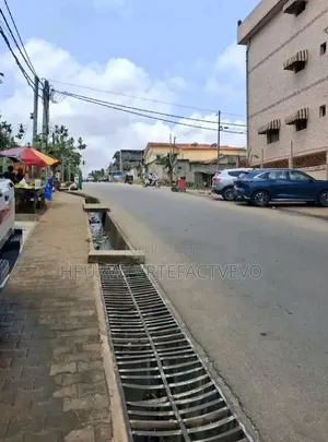 Terrain De 500 M en Vente À Cocody Rivera Bonoumin
