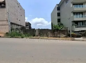 Terrain De 500 M en Vente À Cocody Rivera Bonoumin