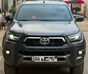 Toyota Hilux 2024 Gris