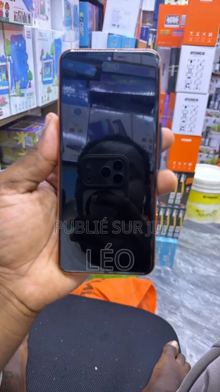 Nouveau Infinix Hot 70 Pro 5G+ 256 GB Orange