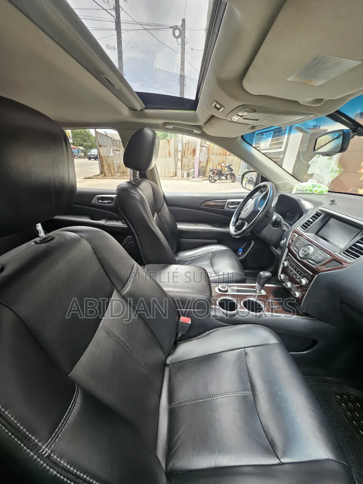 Nissan Pathfinder Platinum 4dr 4x4 (3.5L 6cyl) 2017 Rouge