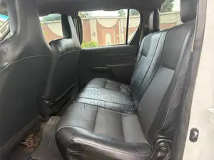 Toyota Hilux Revo Double Cab Deisel 2.4 RWD 2018 Blanc cassé