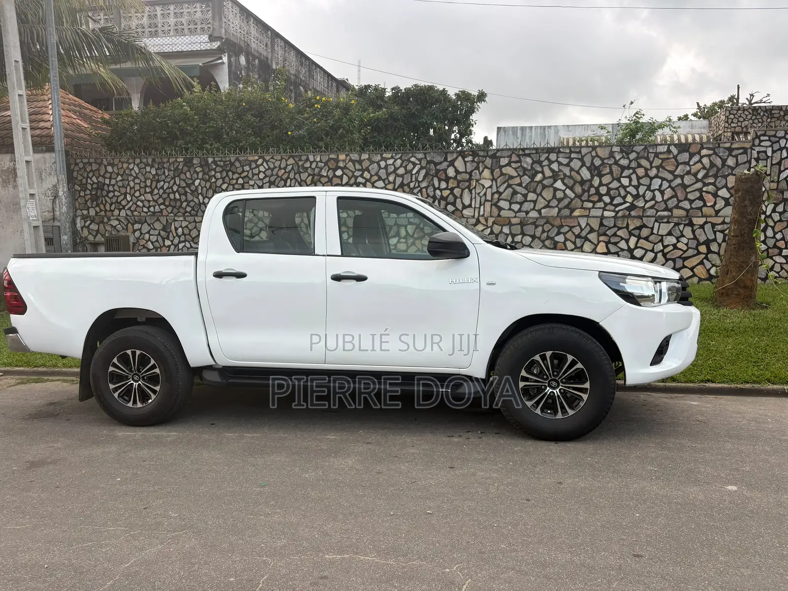 Toyota Hilux Revo Double Cab Deisel 2.4 RWD 2018 Blanc cassé