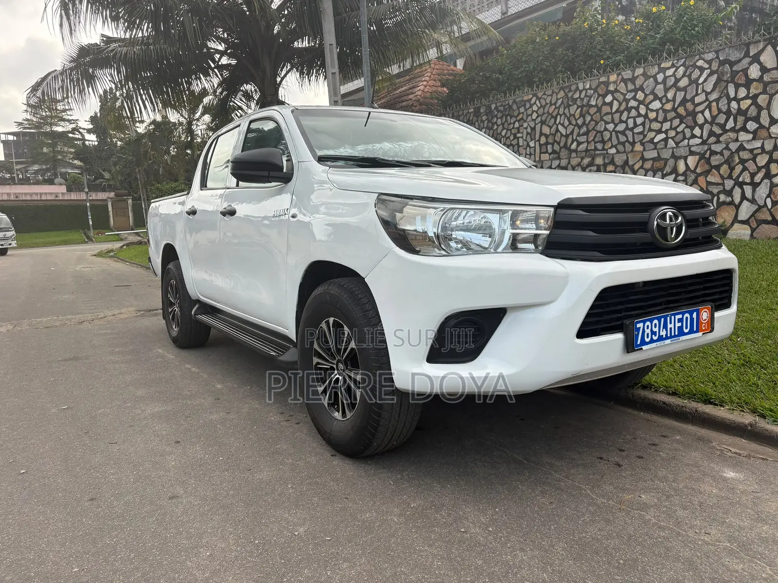 Toyota Hilux Revo Double Cab Deisel 2.4 RWD 2018 Blanc cassé