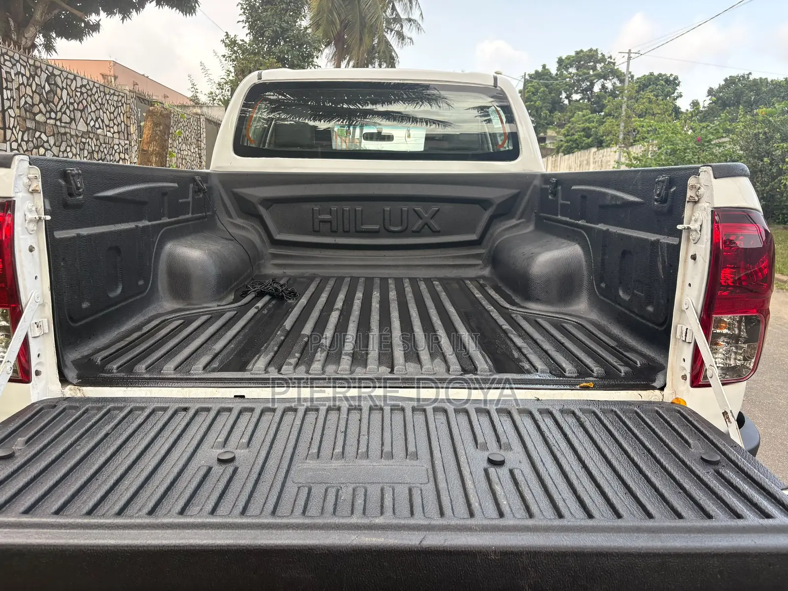 Toyota Hilux Revo Double Cab Deisel 2.4 RWD 2018 Blanc cassé