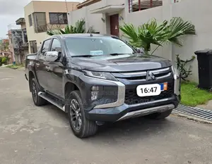 Mitsubishi L200 2022 Noir