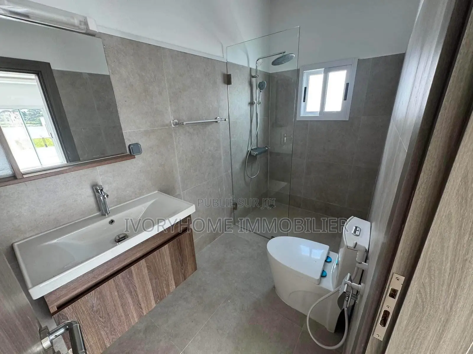 4chbre Villa dans Grand-Bassam à Louer