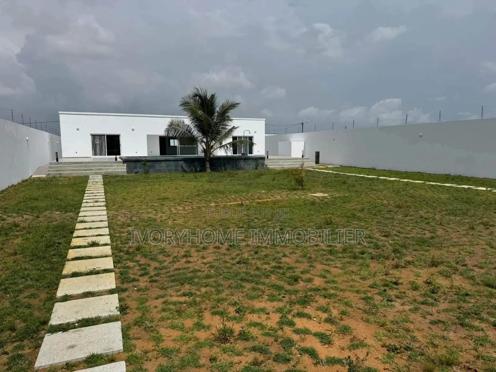 4chbre Villa dans Grand-Bassam à Louer