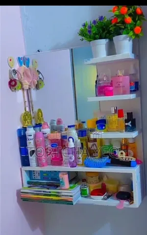 Coiffeuse Murale Compacte – Beauté Organisation en Un Clic