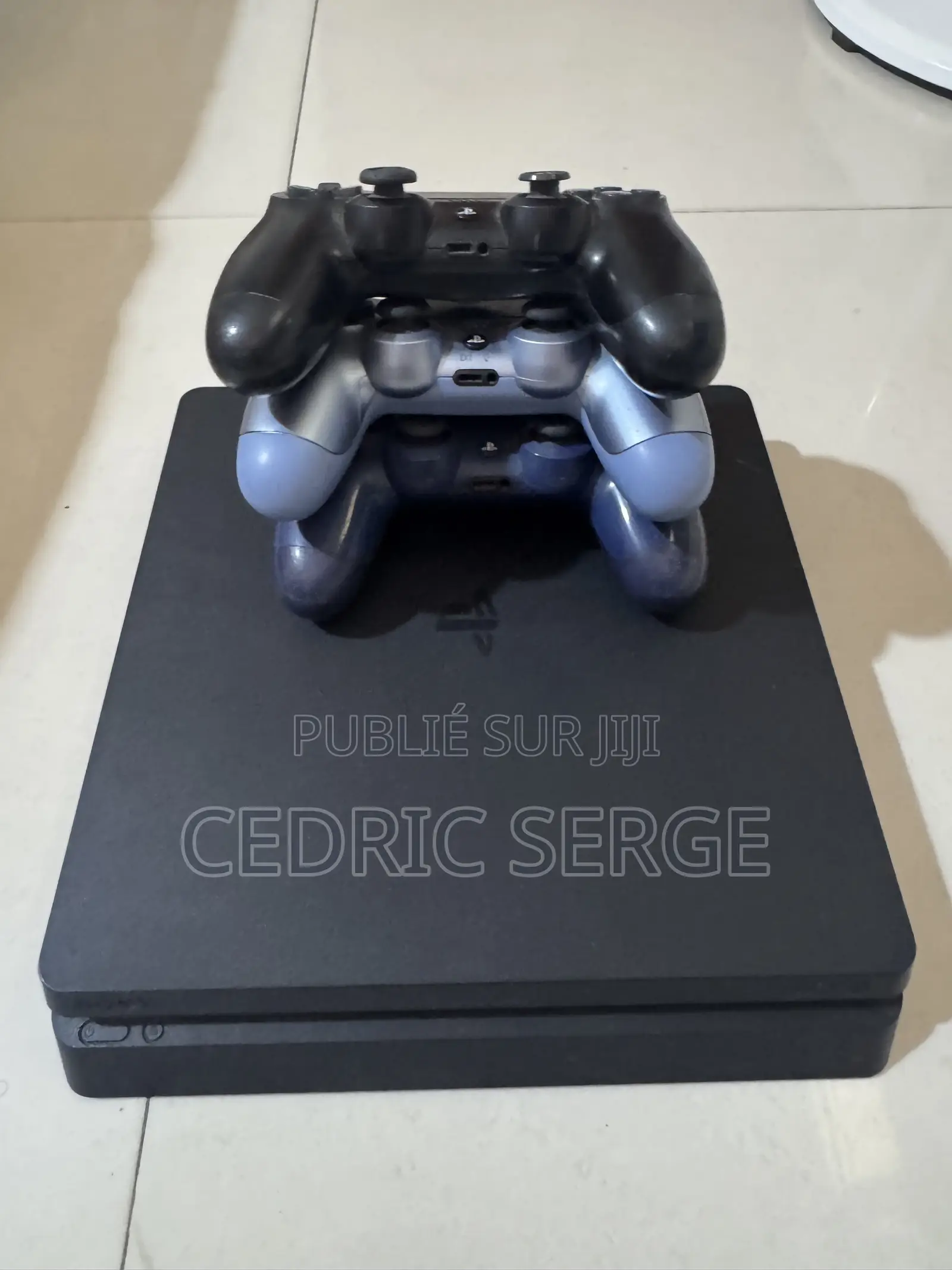 PS4 Slim Craqué