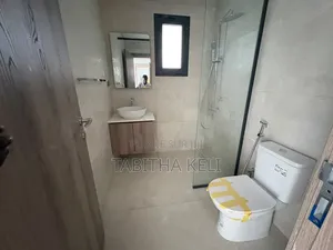 3chbre Appartement dans Cocody à Louer