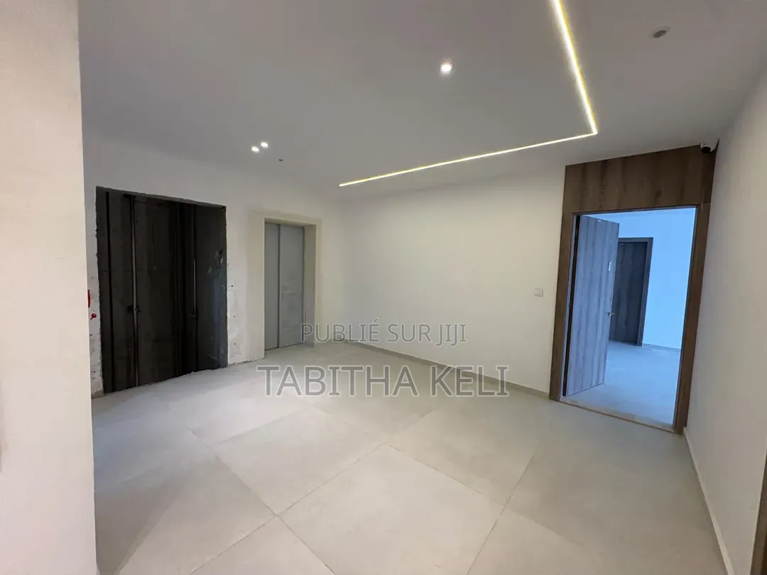 3chbre Appartement dans Cocody à Louer