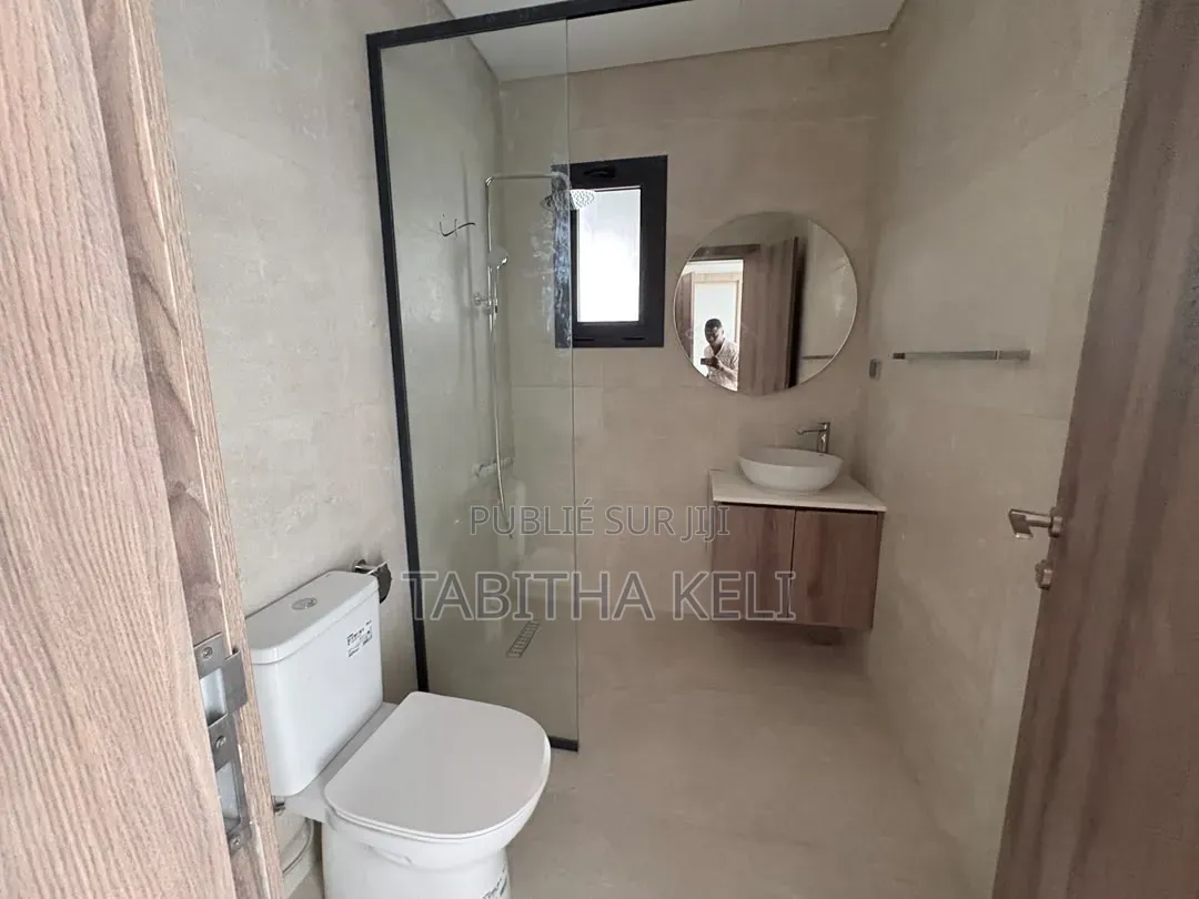 3chbre Appartement dans Cocody à Louer