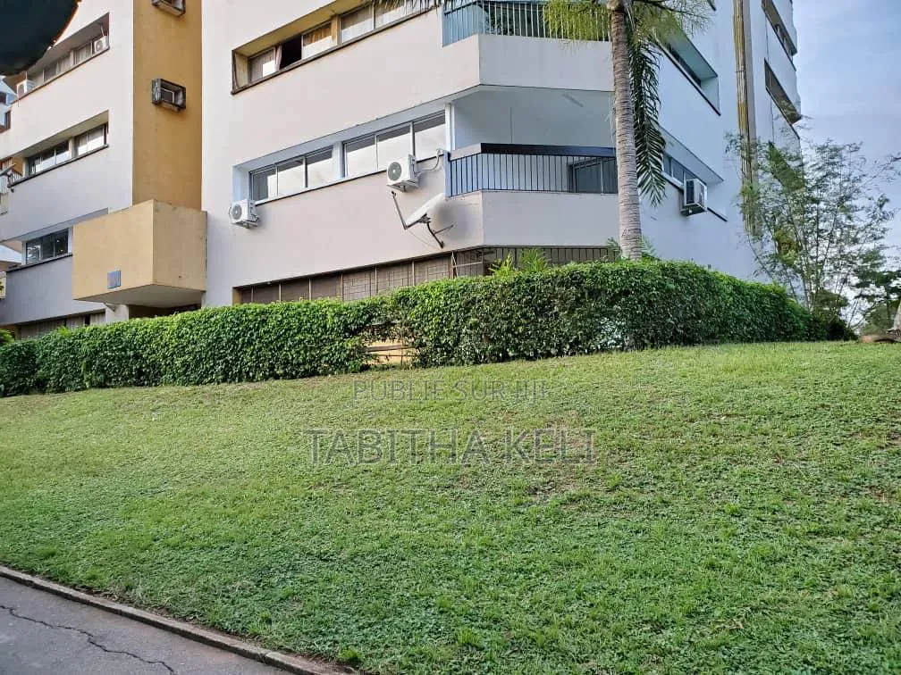 3chbre Appartement dans Cocody à Louer