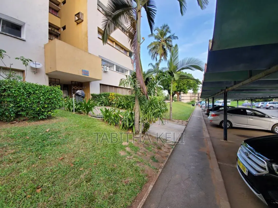 3chbre Appartement dans Cocody à Louer