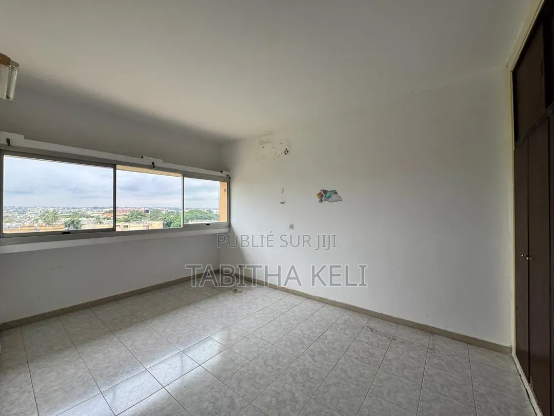 3chbre Appartement dans Cocody à Louer