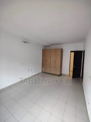 3chbre Appartement dans Cocody à Louer