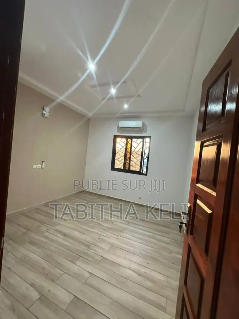 2chbre Appartement dans Cocody à Louer
