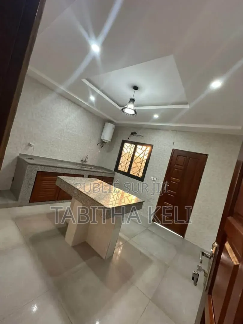 2chbre Appartement dans Cocody à Louer