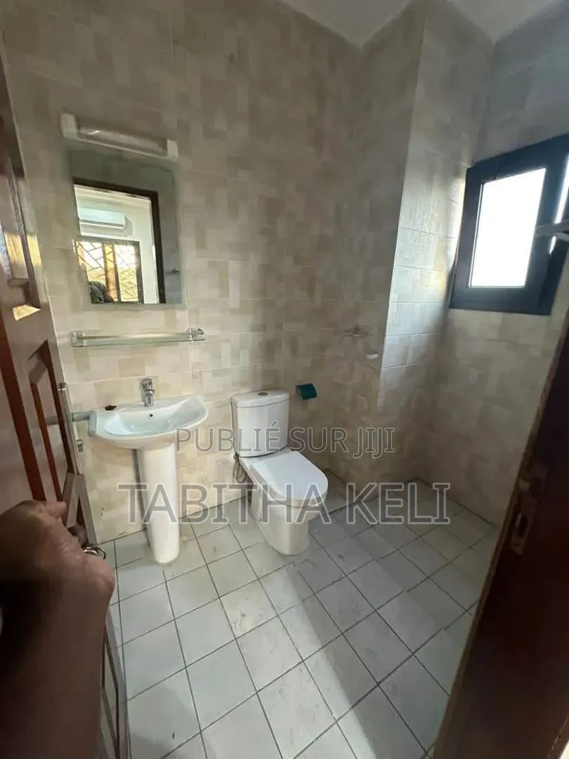2chbre Appartement dans Cocody à Louer