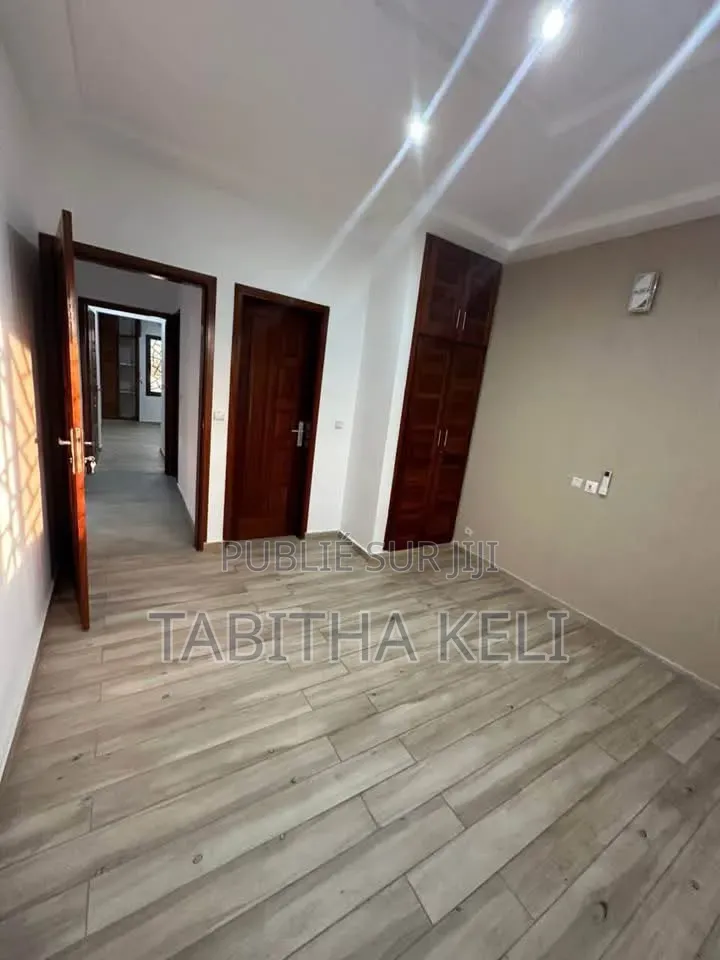 2chbre Appartement dans Cocody à Louer