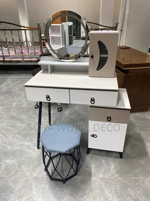 Coiffeuse Avec Tabouret Confortable
