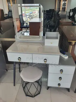 Coiffeuse Avec Tabouret Confortable