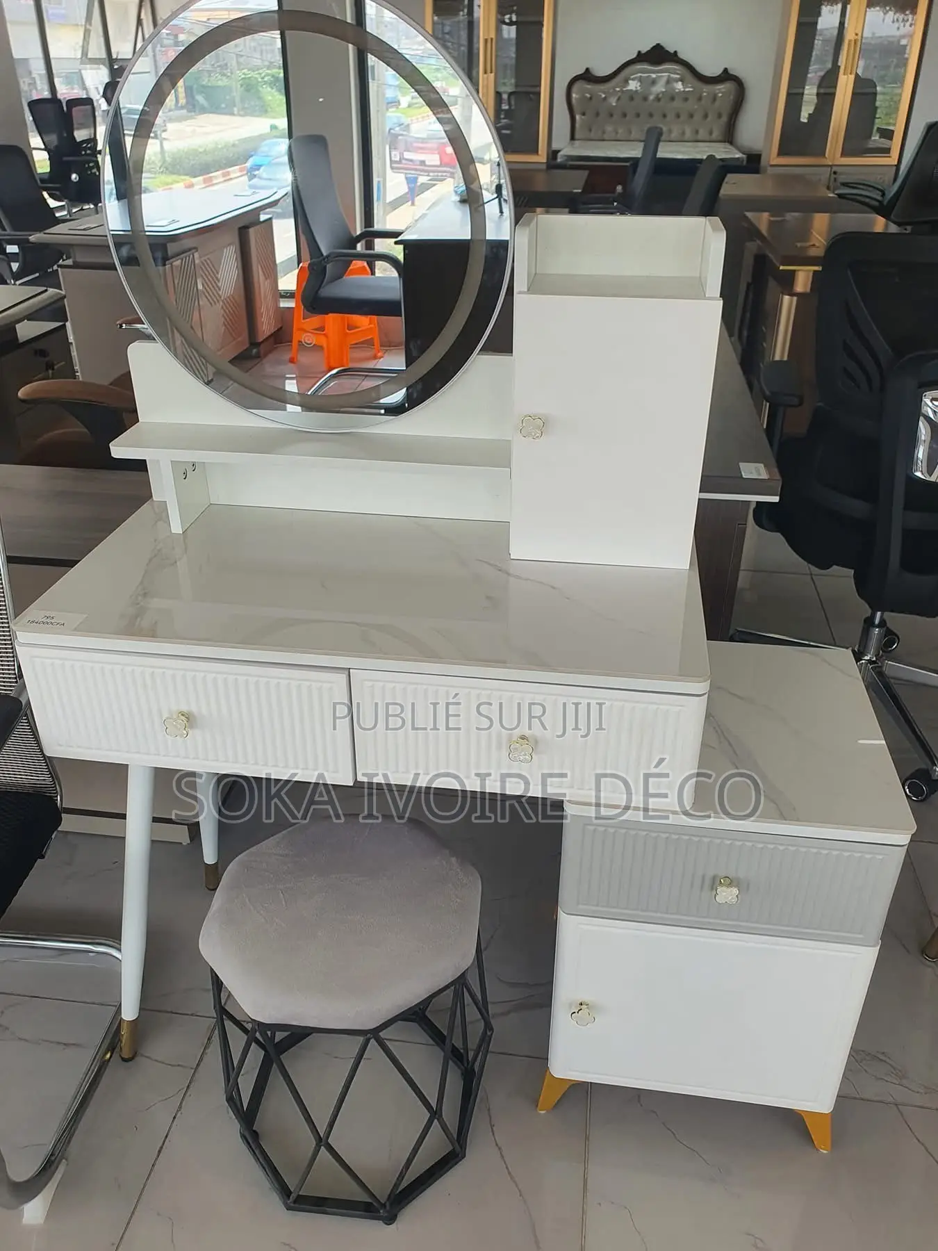 Coiffeuse Avec Tabouret Confortable