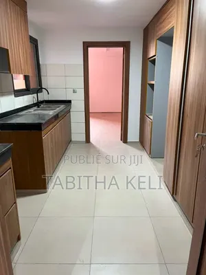 3chbre Appartement dans Cocody à Louer