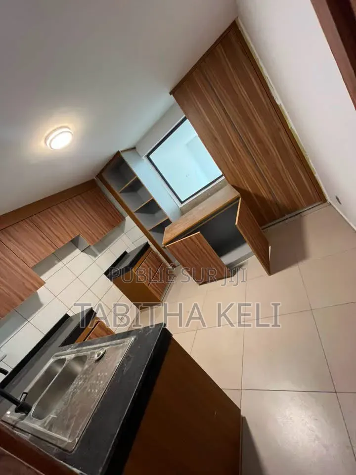 3chbre Appartement dans Cocody à Louer