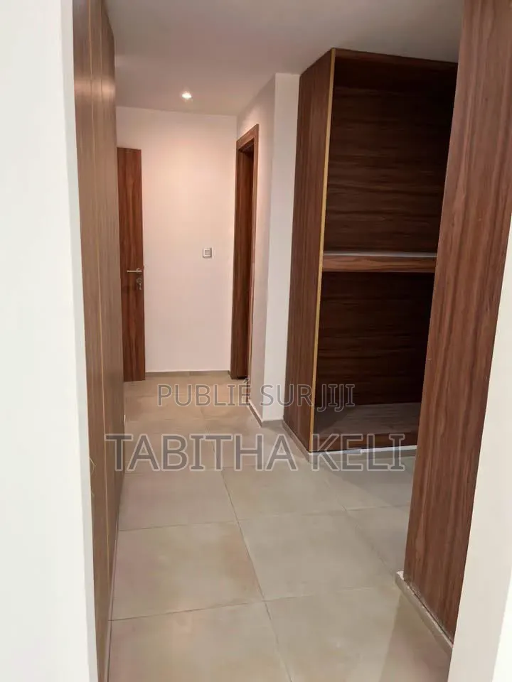3chbre Appartement dans Cocody à Louer