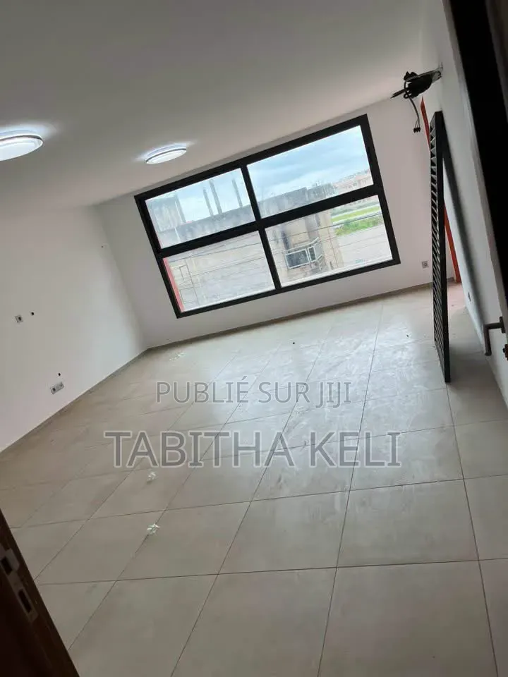 3chbre Appartement dans Cocody à Louer