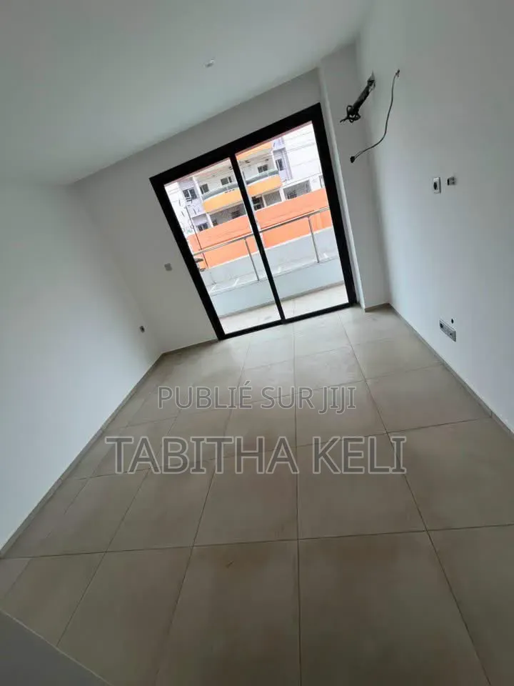 3chbre Appartement dans Cocody à Louer