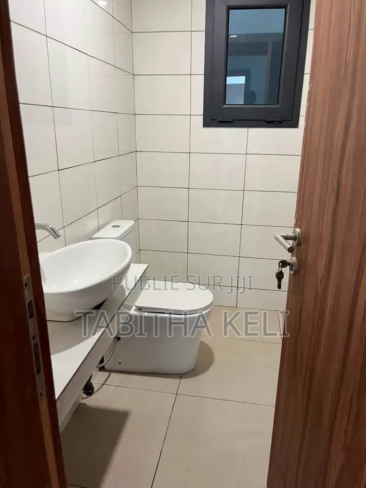 3chbre Appartement dans Cocody à Louer