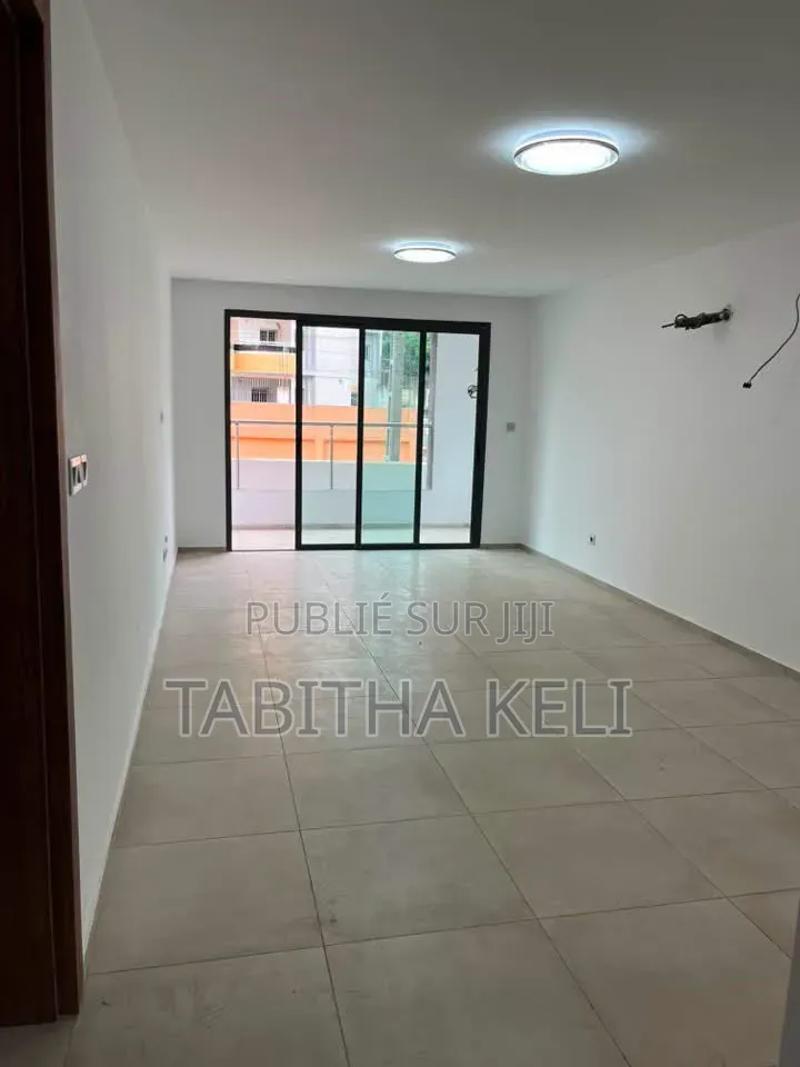 3chbre Appartement dans Cocody à Louer