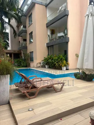 Meublé 3chbre Appartement dans Cocody à Louer