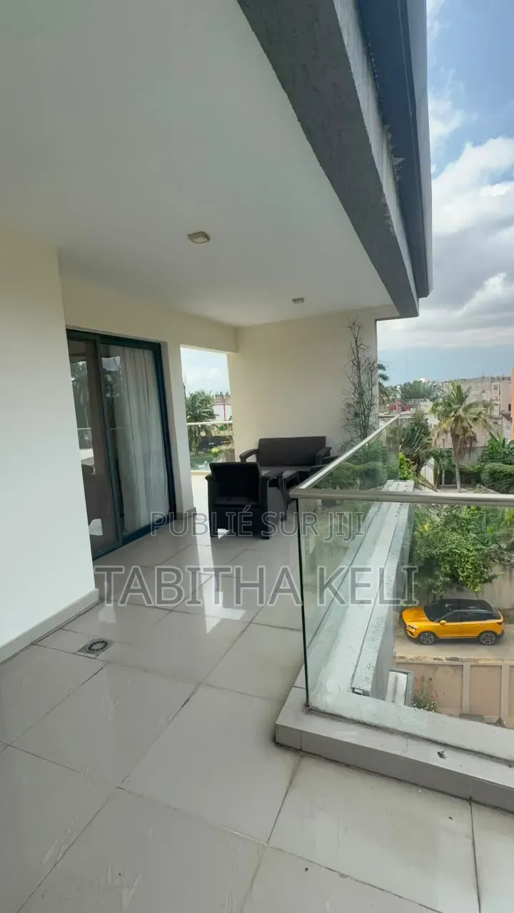 Meublé 3chbre Appartement dans Cocody à Louer