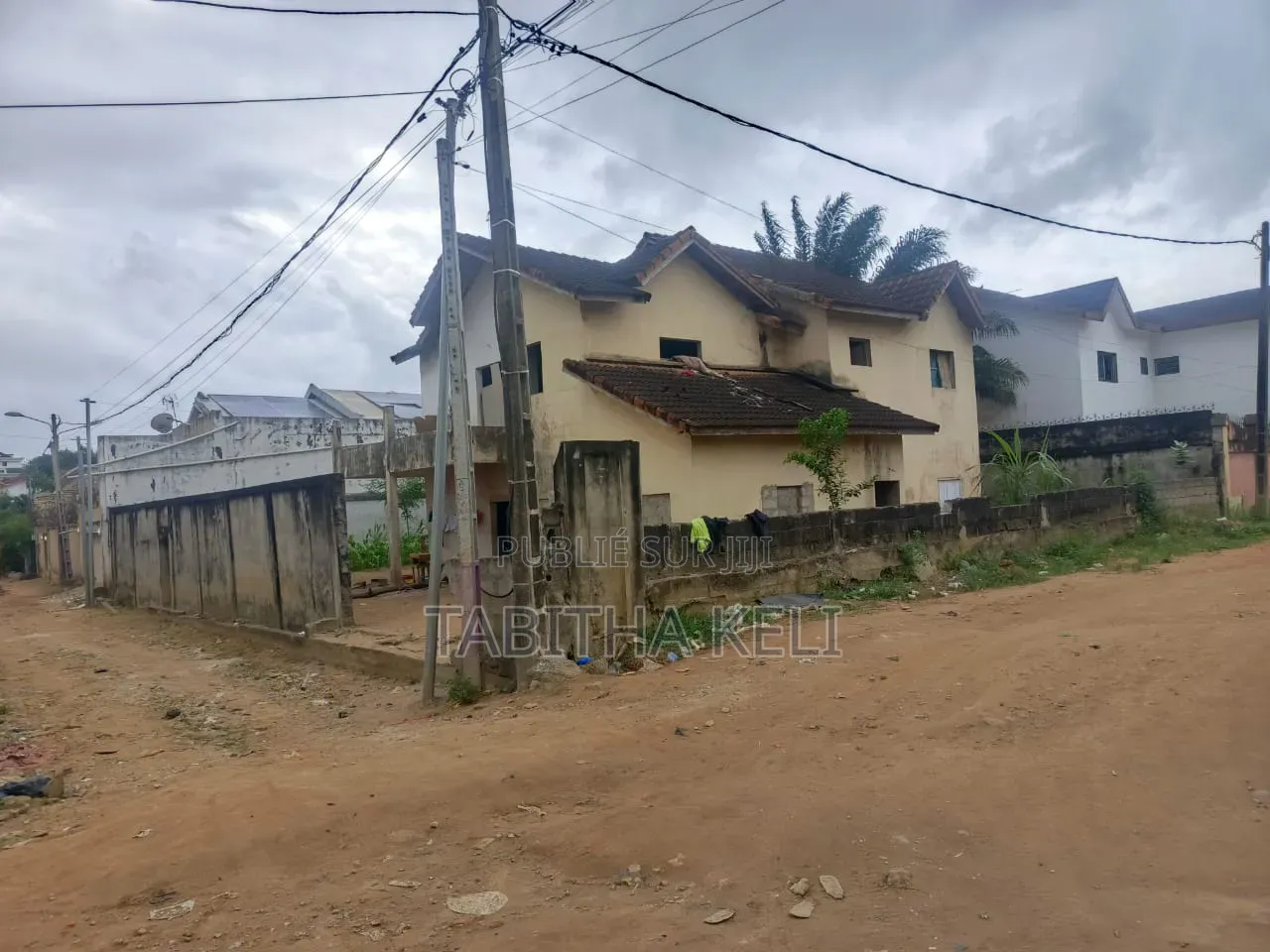 3chbre Duplex dans Cocody à Vendre