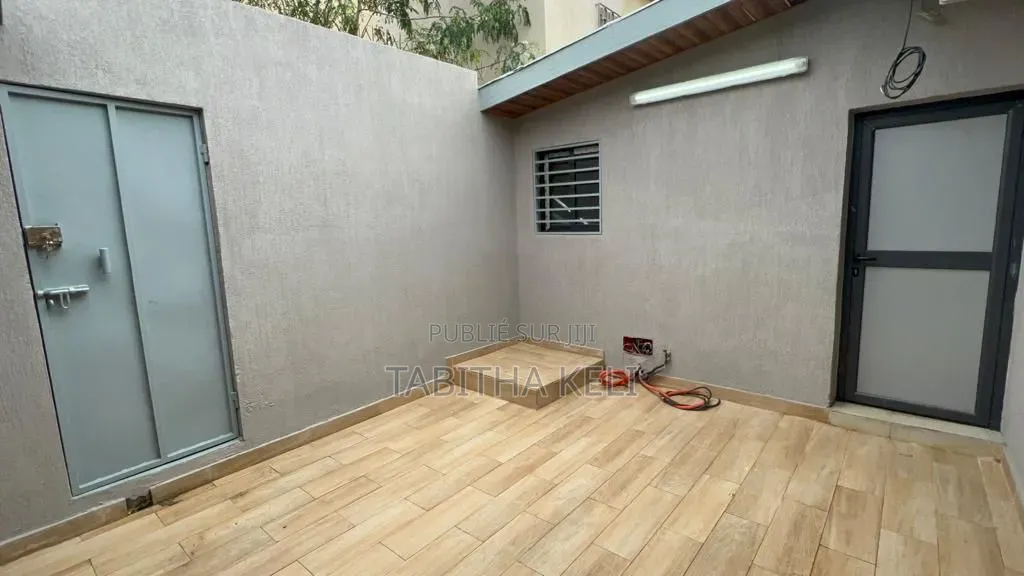 3chbre Villa dans Cocody à Louer