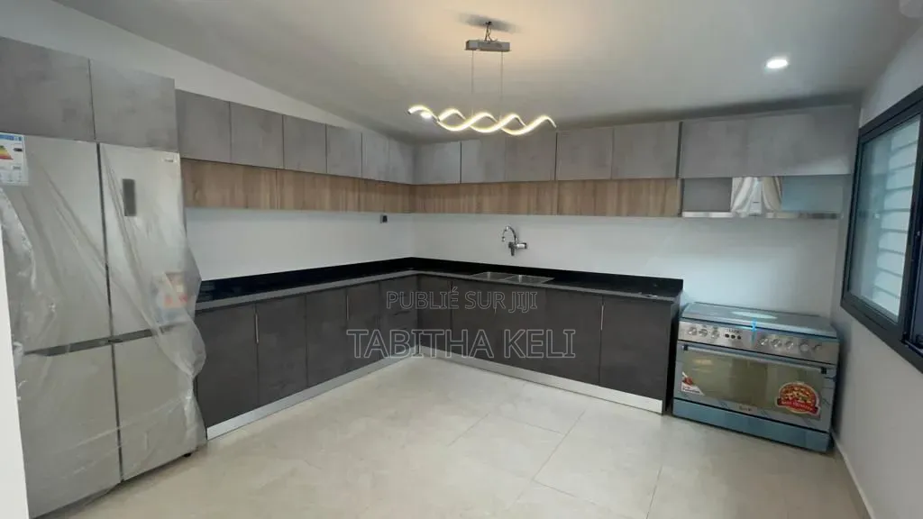 3chbre Villa dans Cocody à Louer