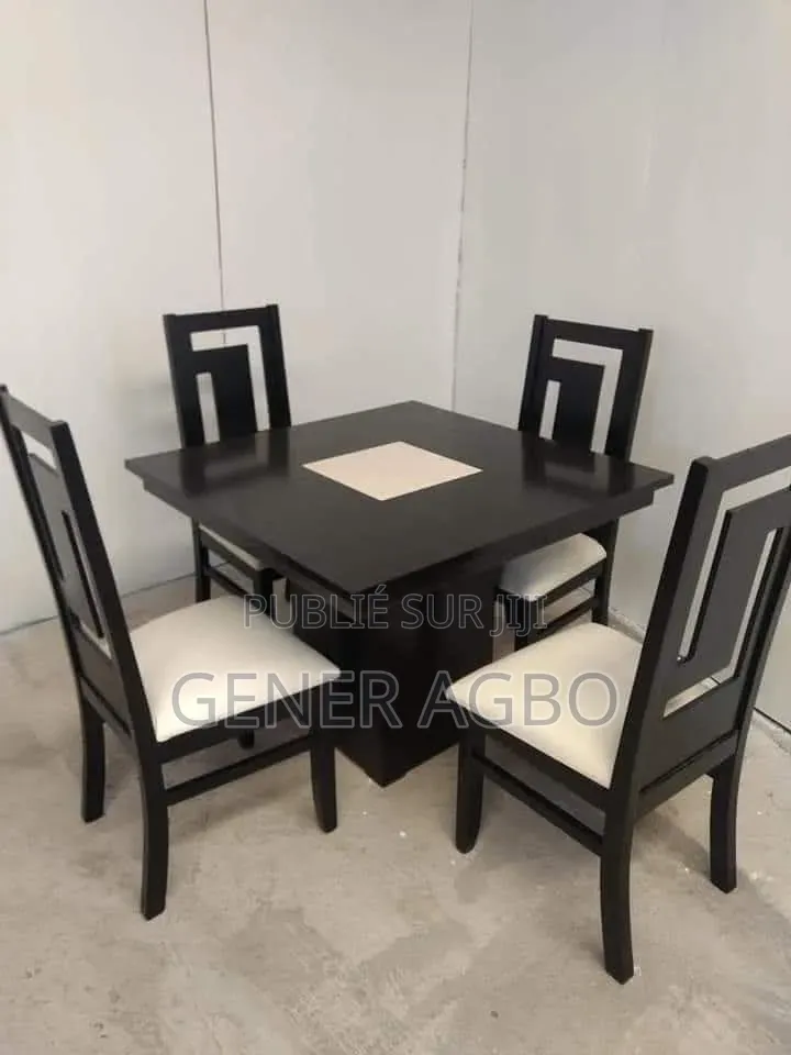 Table À Manger