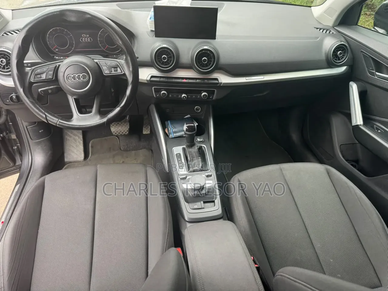 Audi Q2 2022 Gris