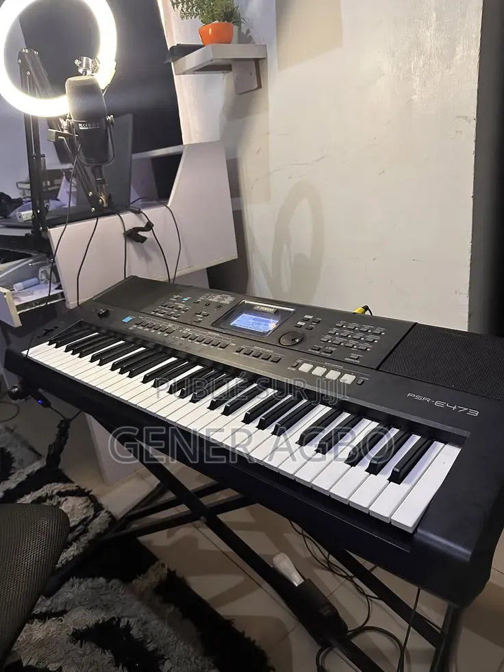 Piano Yamaha 473