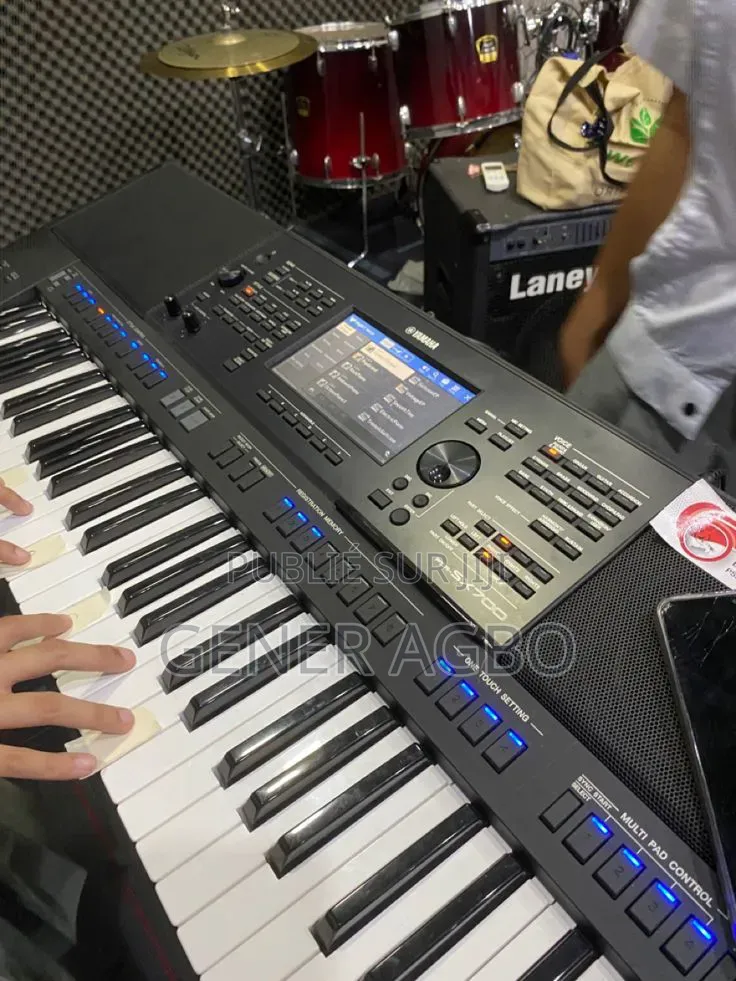 Piano Yamaha Sx700