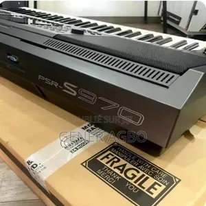 Piano Yamaha Sx970