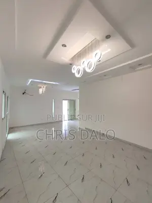 6chbre Duplex dans Solo, Cocody à Louer
