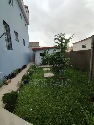 6chbre Duplex dans Solo, Cocody à Louer