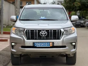 Toyota Land Cruiser Prado 4.0 Petrol TX-L 2022 Gris
