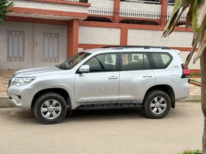 Toyota Land Cruiser Prado 4.0 Petrol TX-L 2022 Gris