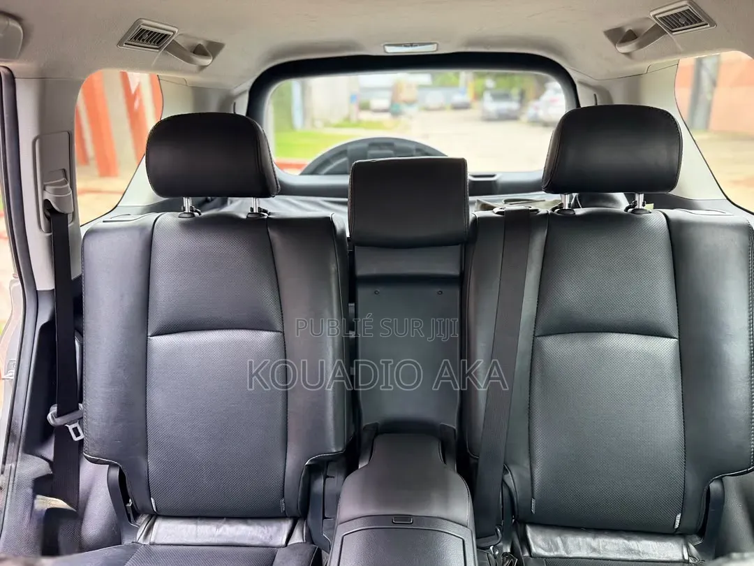 Toyota Land Cruiser Prado 4.0 Petrol TX-L 2022 Gris
